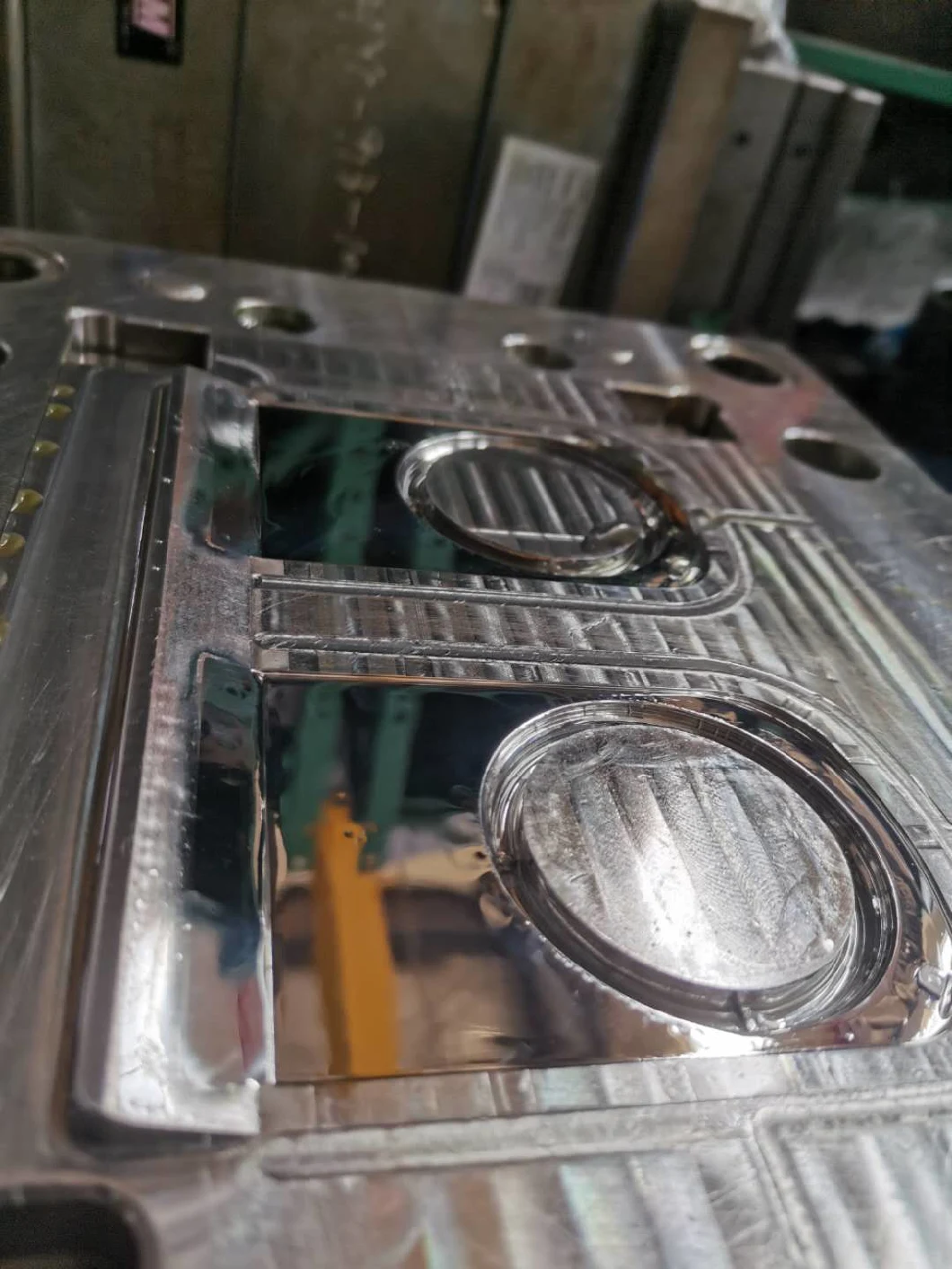 Transparent Mould OEM Plastic Injection Mould for Electronic Parts/ Medical Parts/Daily Use Products/ Plastic Cover/ Plastic Shell/ Plastic Flower Pot